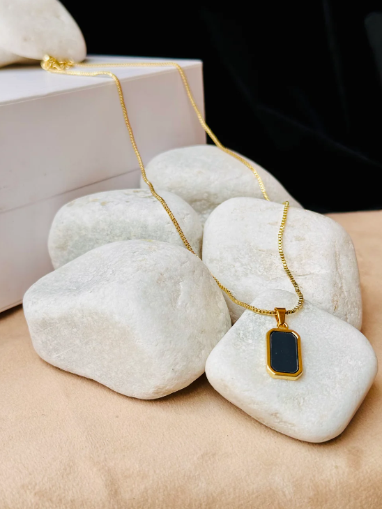 STYLE SHYLE Rectangle Double Sided Delicate Pendant Necklaces