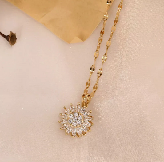 STYLE SHYLE  Shining Sunflower Pendant Necklace